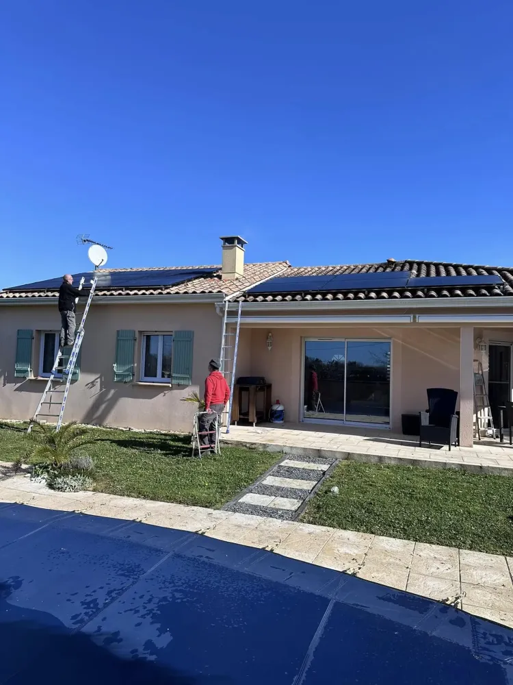 ast-24-panneau-solaires